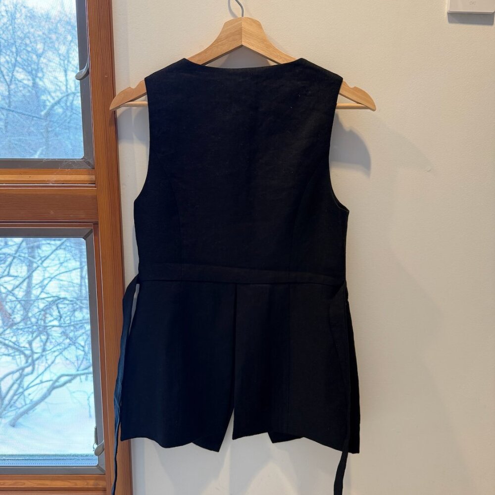 DISSH Alessia Linen Vest - Picture 2 of 6